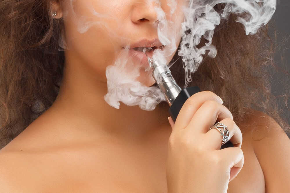 Crna Gora planira zabranu e-cigareta u zatvorenom prostoru, iako se važeće mjere ne poštuju