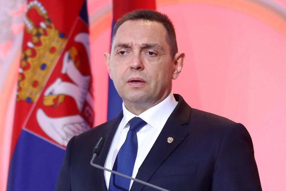 Vulin o Konakoviću: On je član terapijske grupe mrzitelja Vučića