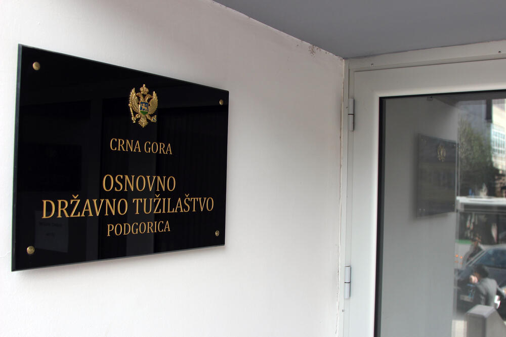 Napao maloljetnike, oduzeo im novac i prijetio da će ih izbosti nožem