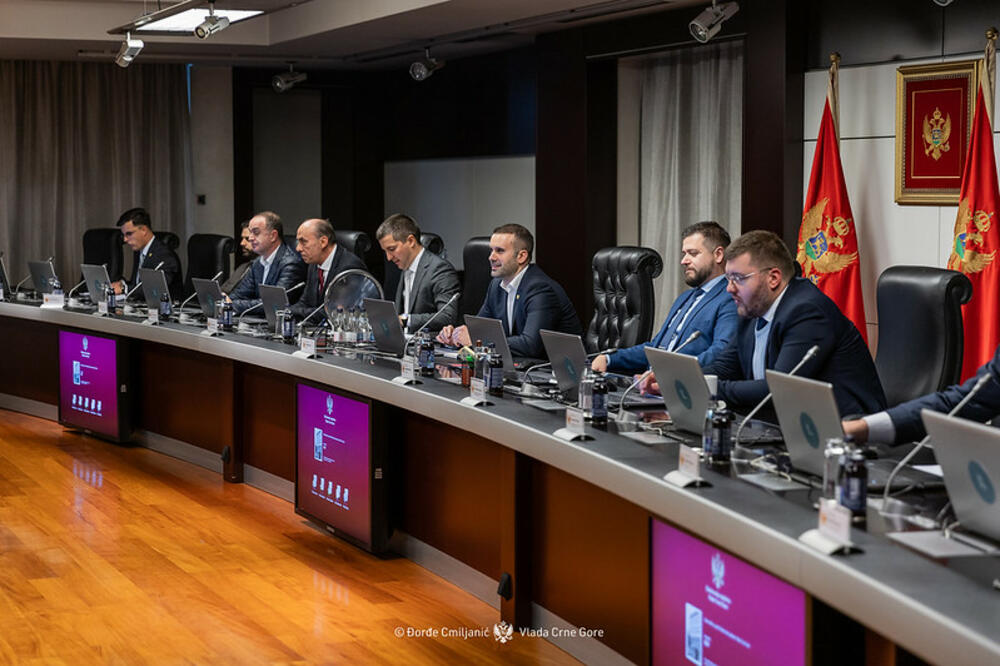 Spajić u maju primio 1.906, Pavićević 2.071, Đeljošaj 1.838, Šćekić 1.787, Koprivica 1.732, Bečić 1.721 evra…