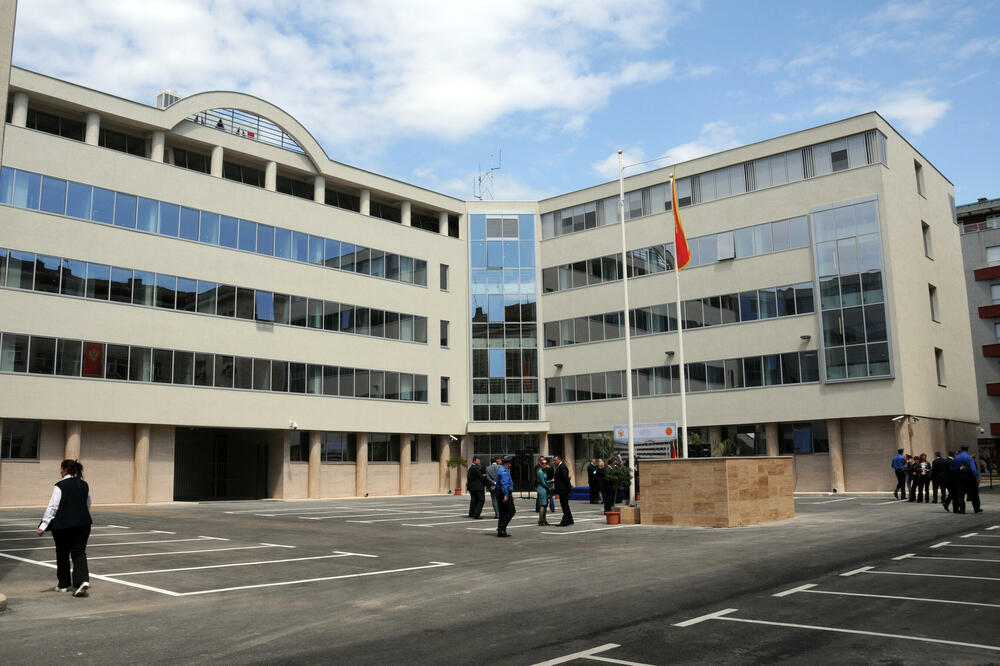Policija čeka tender da se ohladi: Sistem hlađenja u zgradi Uprave policije danima ne radi