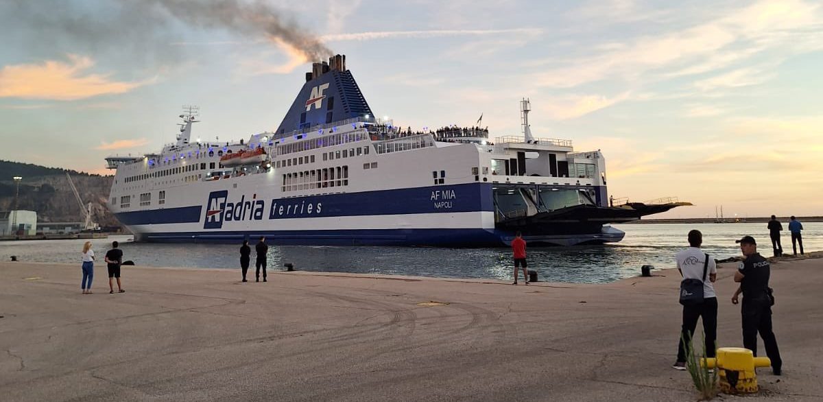 Spajić: Trajekt italijanske kompanije pristao u Bar u okviru probne vožnje na liniji Bar – Ankona