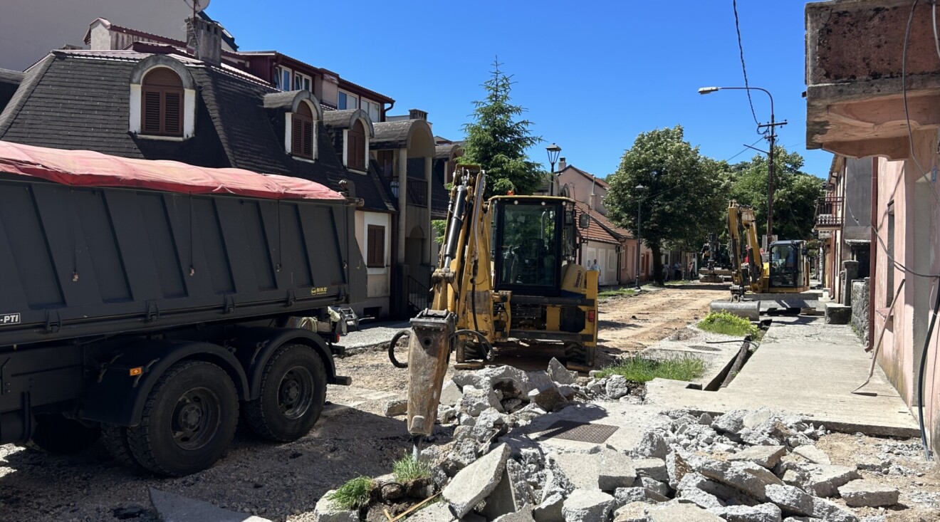 Cetinje: Počela rekonstrukcija Hercegovačke ulice