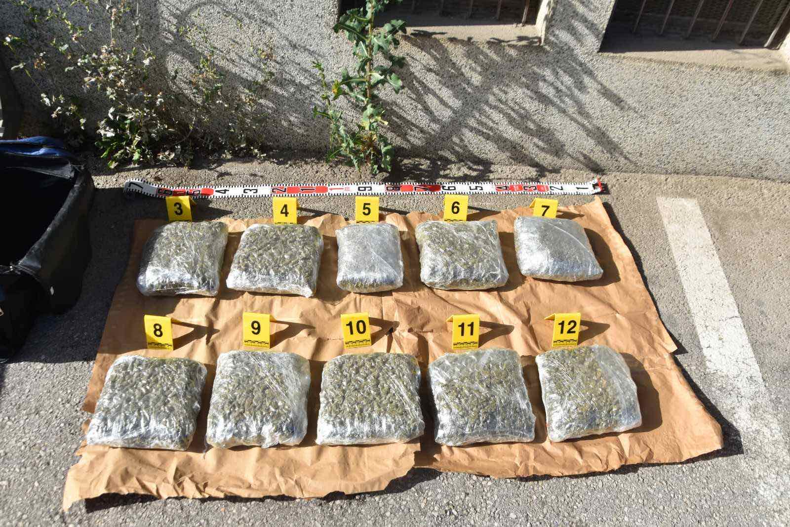 Deset kilograma marihuane zaplijenjeno u Pljevljima, uhapšen čovjek srednjih godina