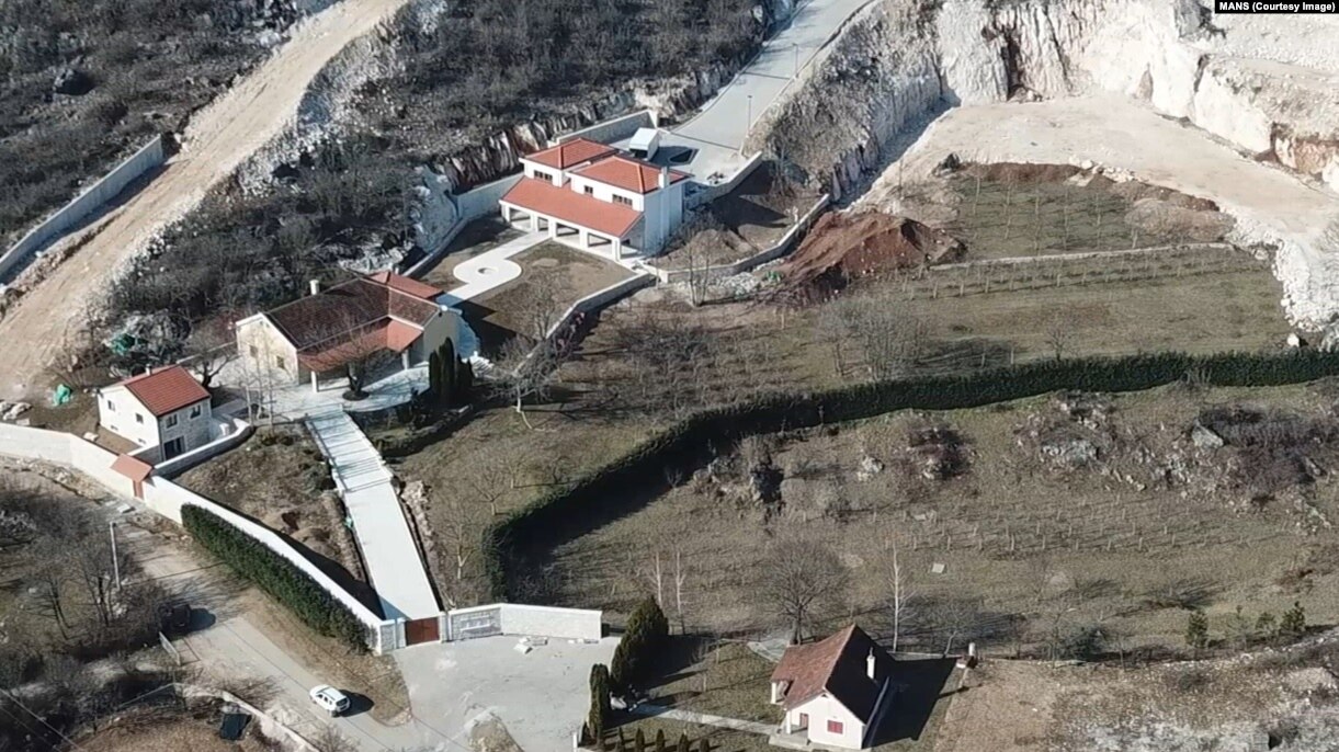 Ministarstvo „brzo i efikasno“: Đukanovićima naređeno rušenje objekata, ali samo polovično