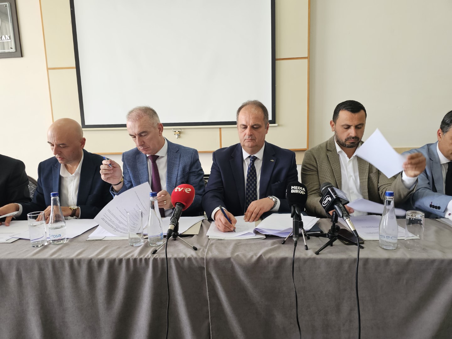 Bogdanović traži da BS napusti koaliciju sa DPS-om u Bijelom Polju, ali mu ne smeta što je Đekin DP partner DPS-a u Ulcinju!