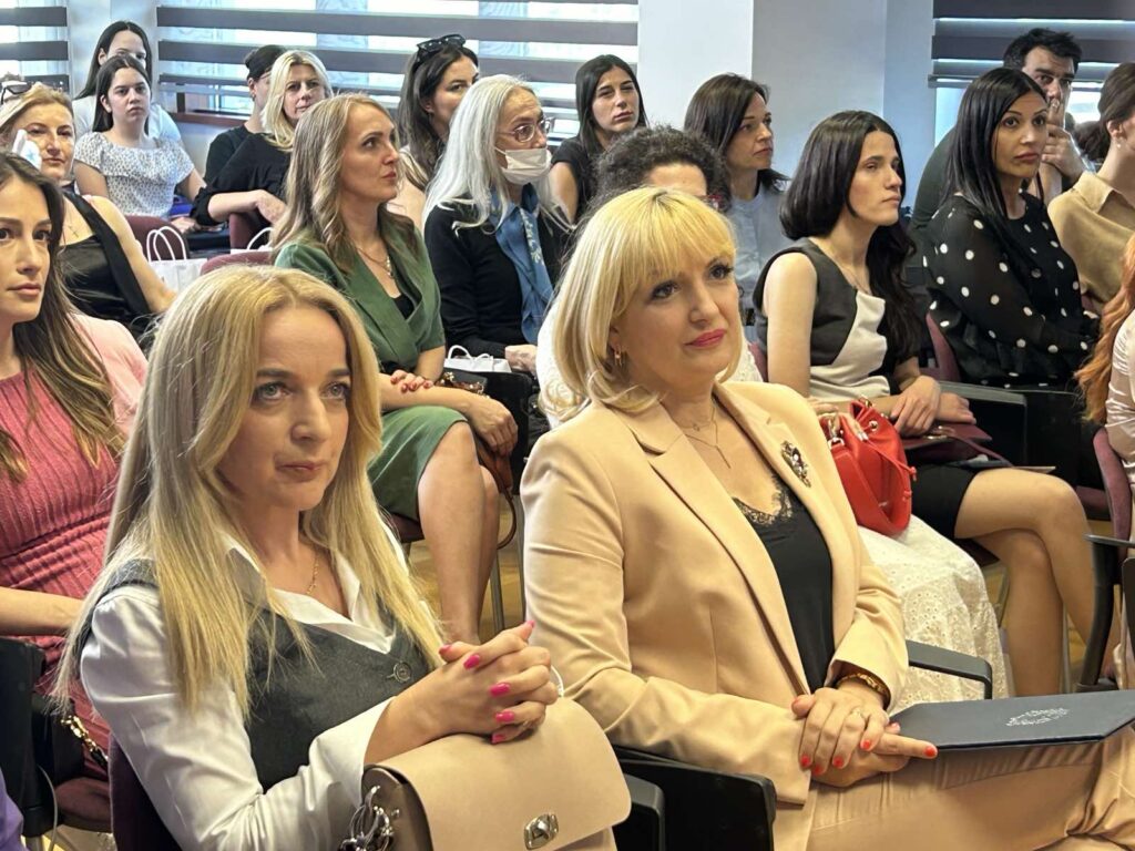 Borovinić Bojović u kampanji „Dok si na vrijeme”: Zajedno da doprinesemo da rak dojke više ne bude prijetnja