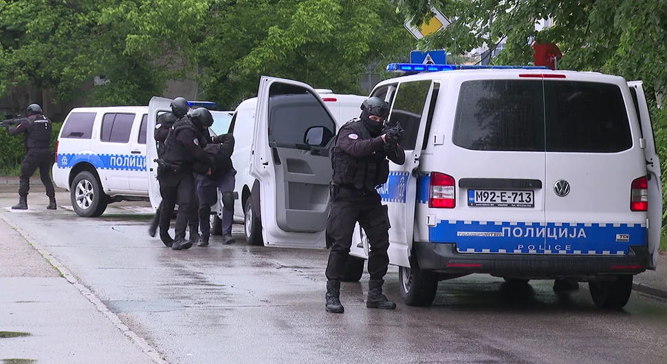 Uhapšena ekipa koja je „Kavčanima“ nabavljale falsifikovane pasoše BiH