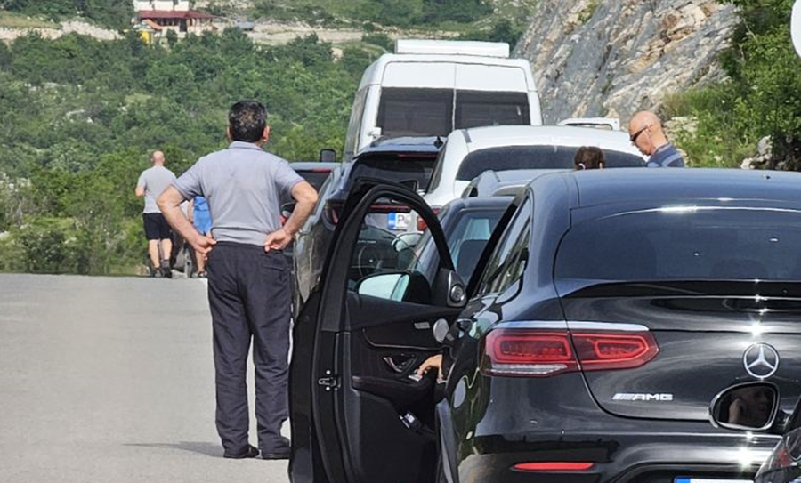 Udes na putu Nikšić-Vilusi, više osoba povrijeđeno