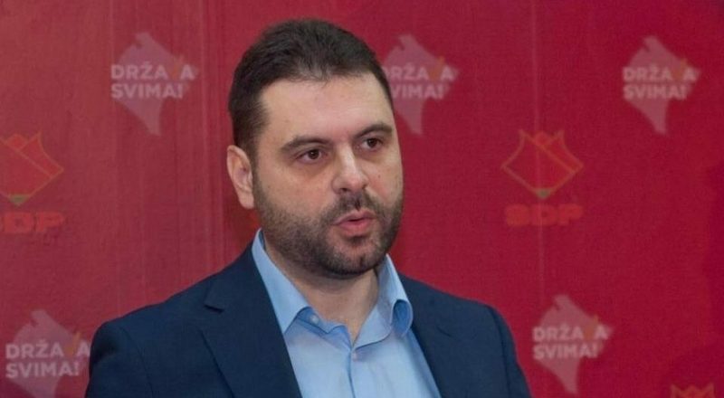 Vujović: Spajić sve više liči na Mandićevu ikebanu a PES na frakciju NSD