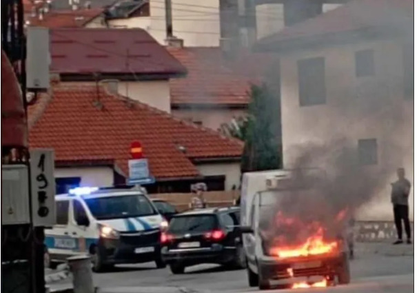 Pljevlja: Automobil se zapalio u vožnji