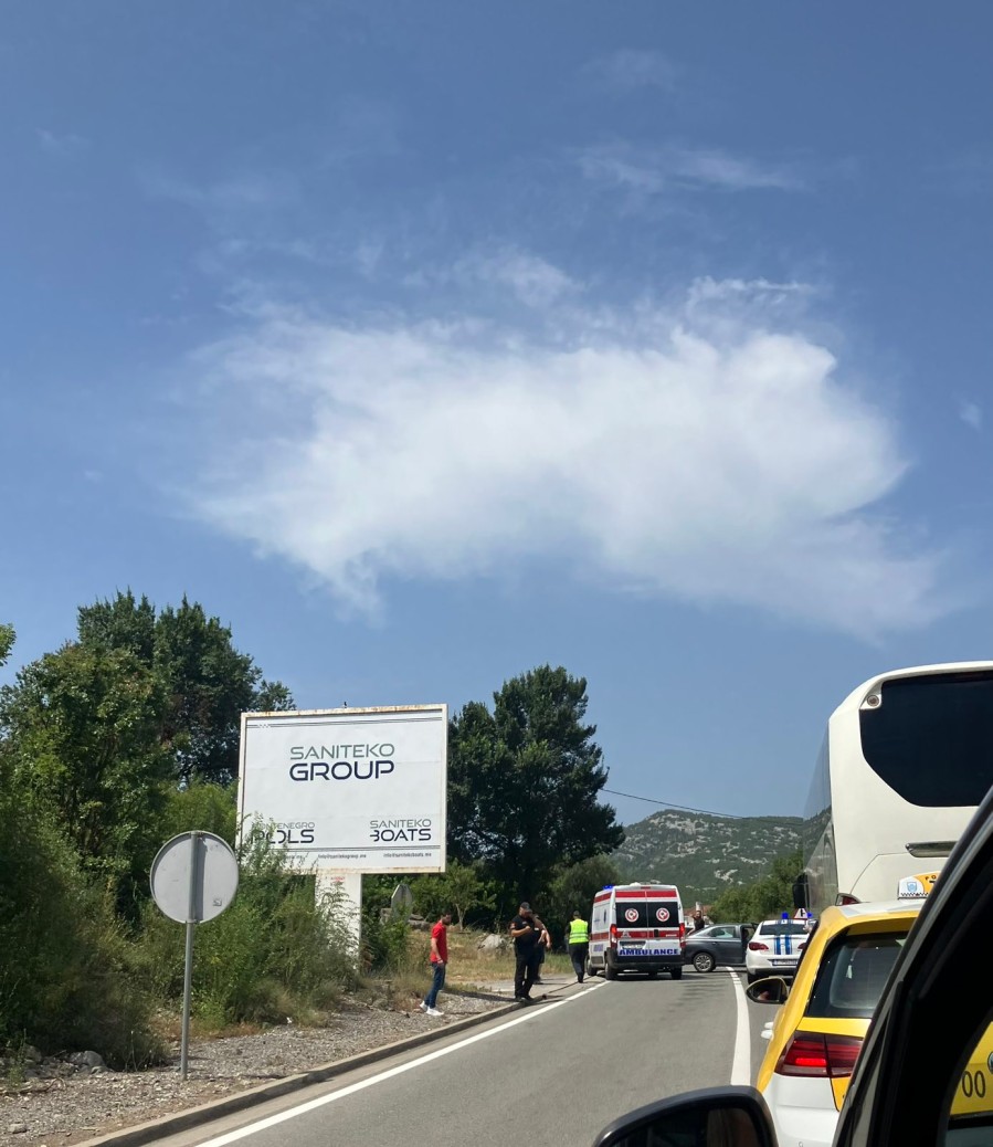 Tri osobe povrijeđene u udesu na putu Podgorica – Cetinje