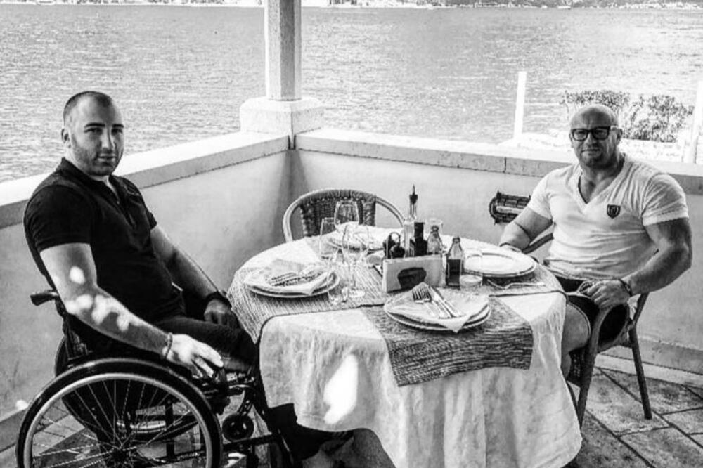 „Škaljarac“ se oprostio od ubijenog druga: Objavio njihove fotografije, jedna nastala nakon prvog ranjavanja Roganovića!