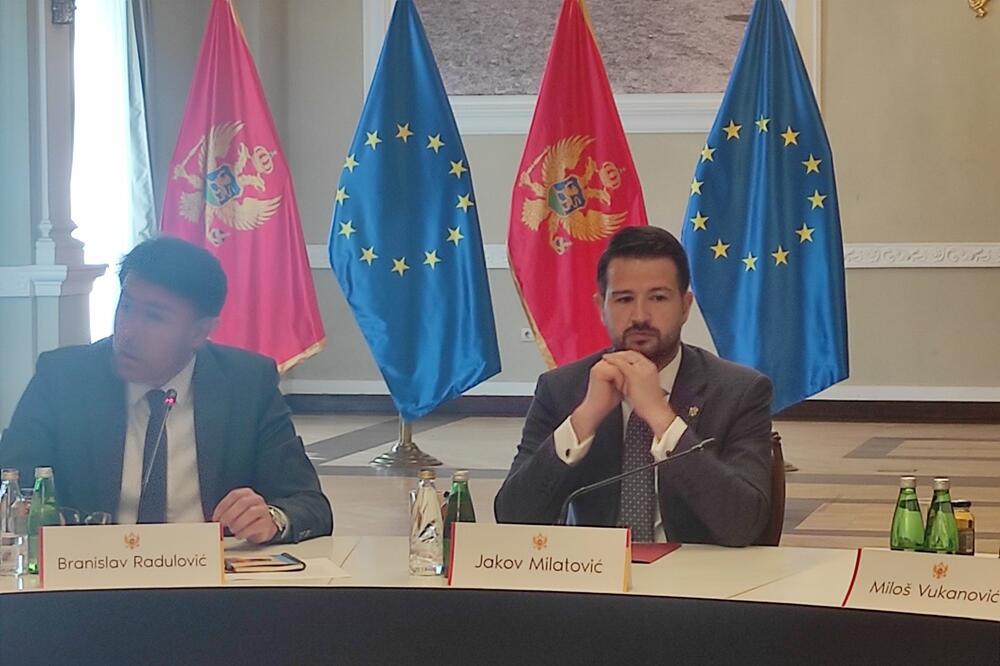 Milatović okupio Milovu elitu oko sebe: Udaraju po SPC a Jakov ćuti!