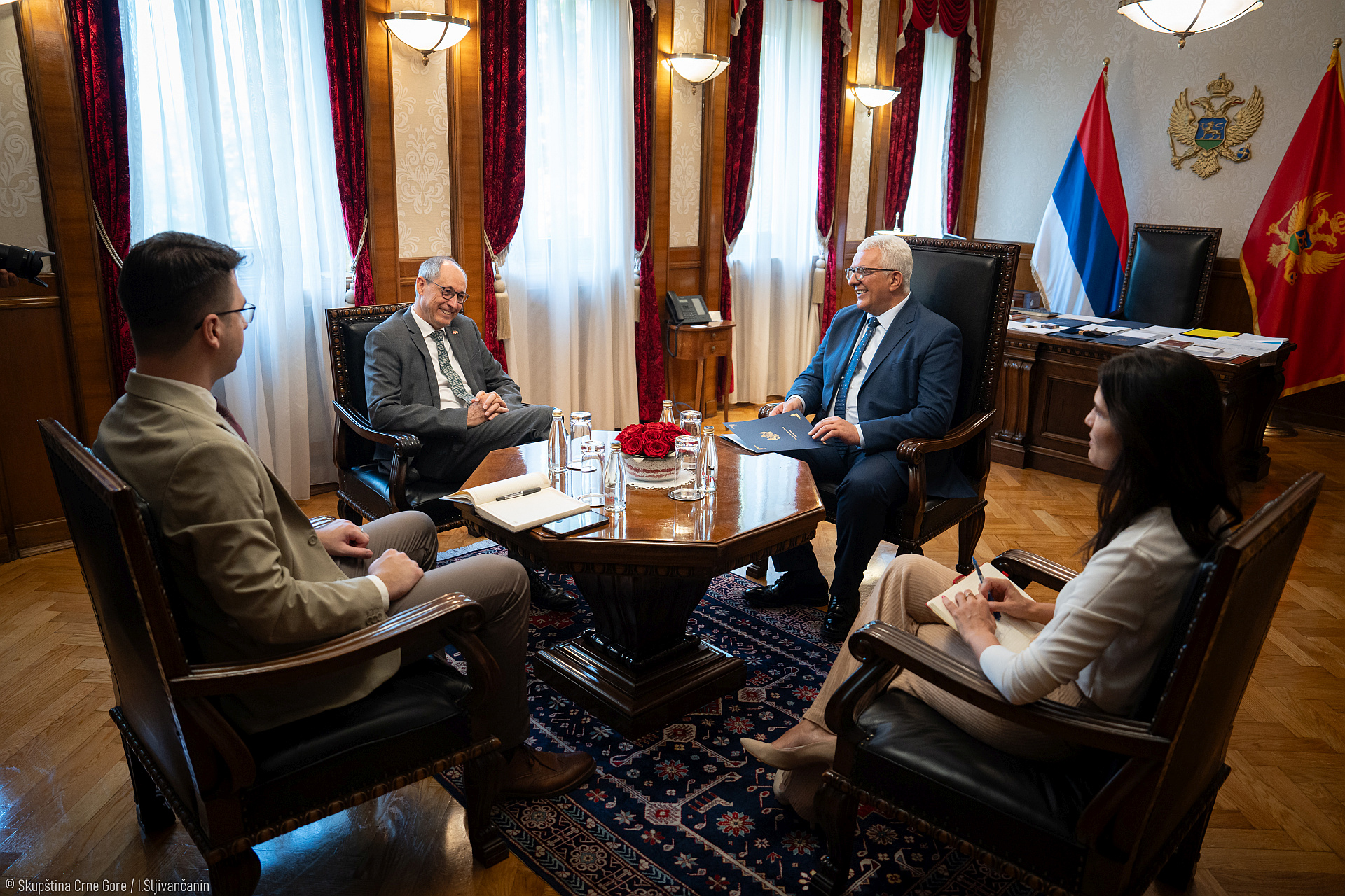 Mandić sa ambasadorom Švajcarske: Različitosti vezujemo za zajedničko pristupanje EU, imamo aspiracije da postanemo Švajcarska Balkana