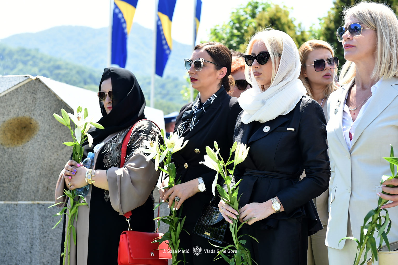 Šta je to stid? Crnogorska delegacija se poklonila bošnjačkim žrtvama u Srebrenici, ali ne i srpskim