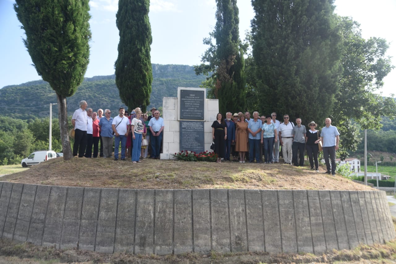 Delegacija Evropskog saveza položila vijenac na spomenik na Ravnom Lazu u Piperima