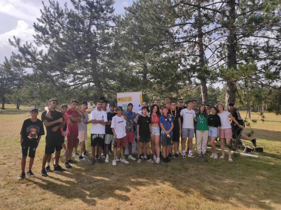 Na Grahovu održan izviđački kamp za mlade iz RE populacije