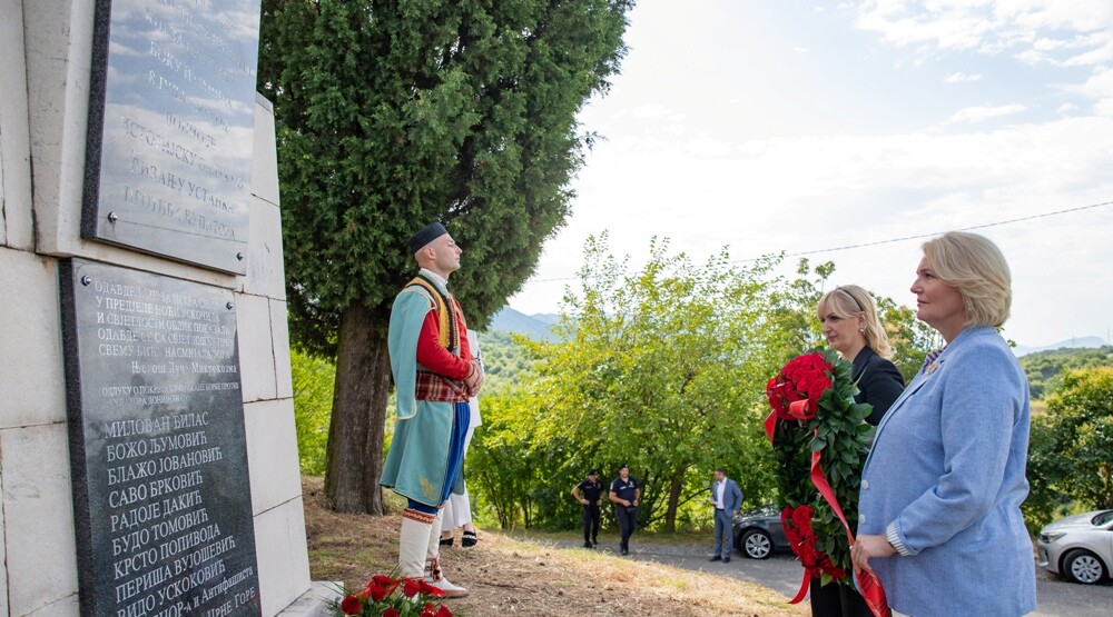 Delegacija Glavnog grada položila vijenac na spomenik na Ravnom lazu