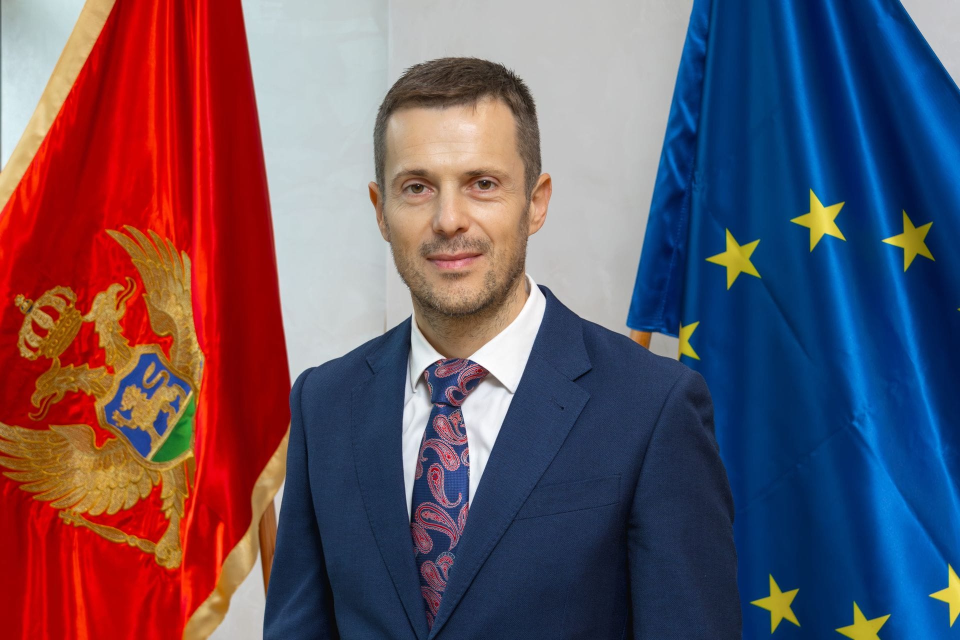 Mujovićem resor radi po diktatu SAD: EPCG Solar gradnji da razmotri raskid ugovora sa kompanijom sa „crne liste“ druge države