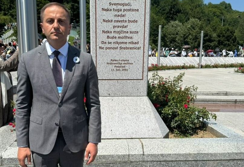 Šehović u Potočarima: Svaki nišan nosi priču o prekinutom životu, a tišina mjesta govori glasnije od bilo kojih riječi