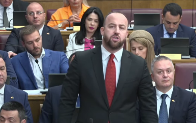 Nikolić (DPS) osuo po međunarodnoj zajednici u koju se kune: Tolerišu velikosrpske igre u regionu, Crnogorce ućeravaju u tor ali opstaćemo!