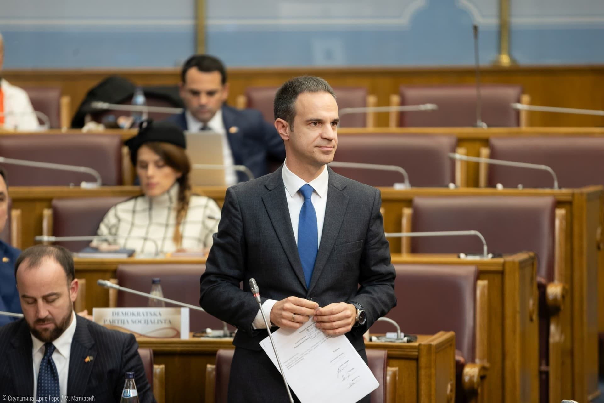 I to smo dočekali: SD brani Milatovića od onih koji su ga glasali!