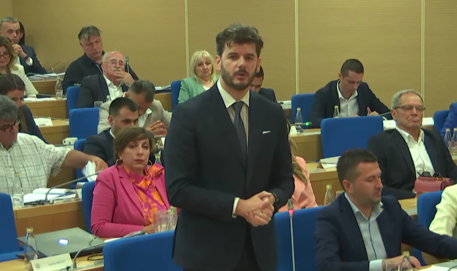 Čarapić: Svjedočimo prekrajanju izborne volje, danas ćemo vidjeti imamo li ponovo Draga Đurovića, Stevana Džakovića ili Azru Jasavić samo u Podgorici!