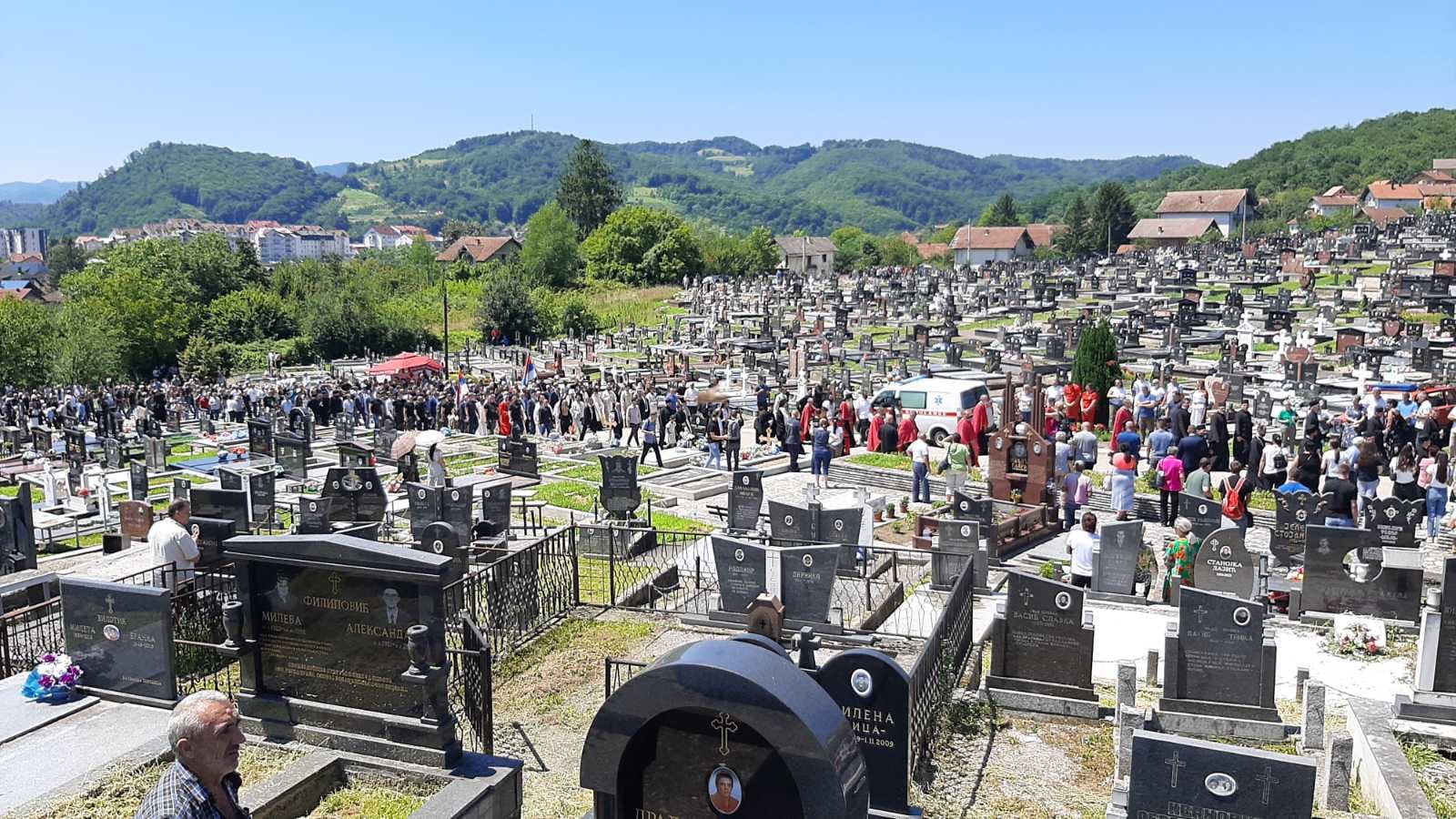 Grupa 76 NVO „pravednika“ jezivo ćuti na masakr 3.276 srpskih žrtava iz Podrinja i Birča, ali su im puna usta Srebrenice