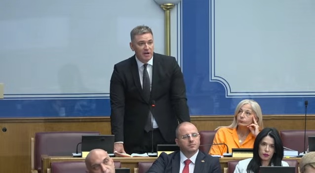Huter: Čestitam novo bračno partnerstvo, ova Vlada će produbiti jaz između Crnogoraca i manjina koji žive u Crnoj Gori