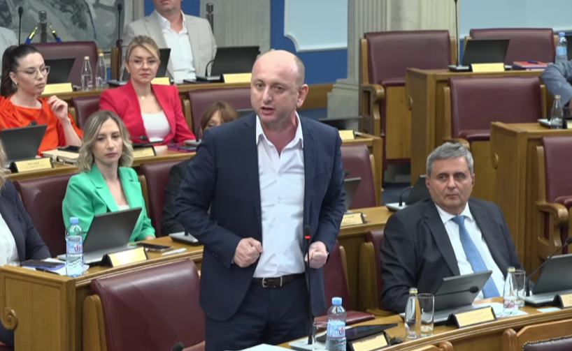 Knežević prosuo DPS: Izolovani ste i vrijeđate Bošnjake i Srbe, u ovoj Vladi ima Crnogoraca a to je vama problem jer oni nisu Crnogorci iz kalupa DPS-a!