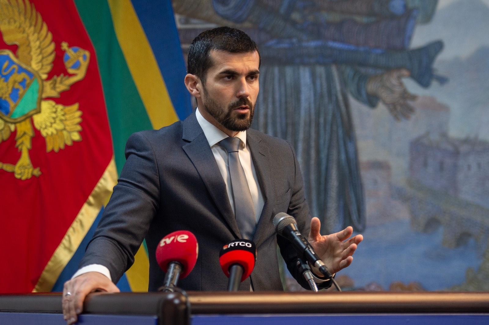 Nenezić: Glasanje o rezoluciji o Jasenovcu predstavlja korak nazad na EU putu Crne Gore