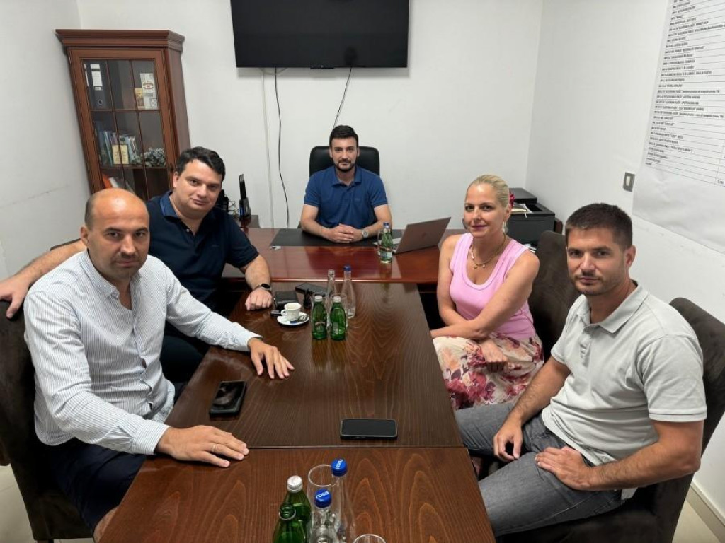 Jovanoviću u Budvi okreću leđa: Podržavaju ga samo SDP i Ura, DPS vreba iz prikrajka!