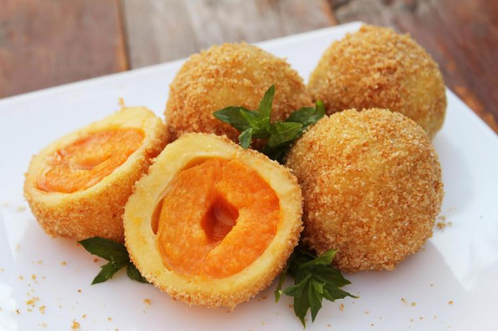 Recept: Sočne knedle sa kajsijama