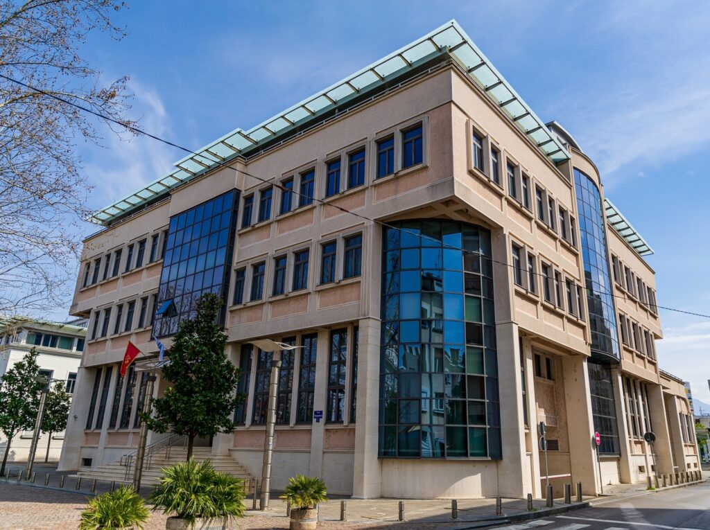 MANDAT – ILI TRGOVCI NARODNOM VOLJOM