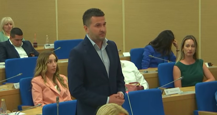 Pejović: Treba imati političku municiju da se napadne PES, kako ne bi došlo do povećanja plata i penzija