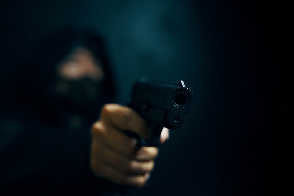 pistolj