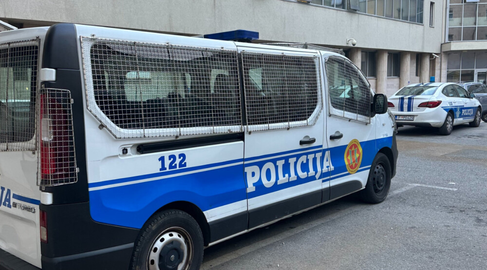 Uhapšeni „bombaši“: Potukao se se vlasnikom, pa platio momku da aktivira eksplozivnu napravu ispred ugostiteljskog objekta u Donjoj Cijevni