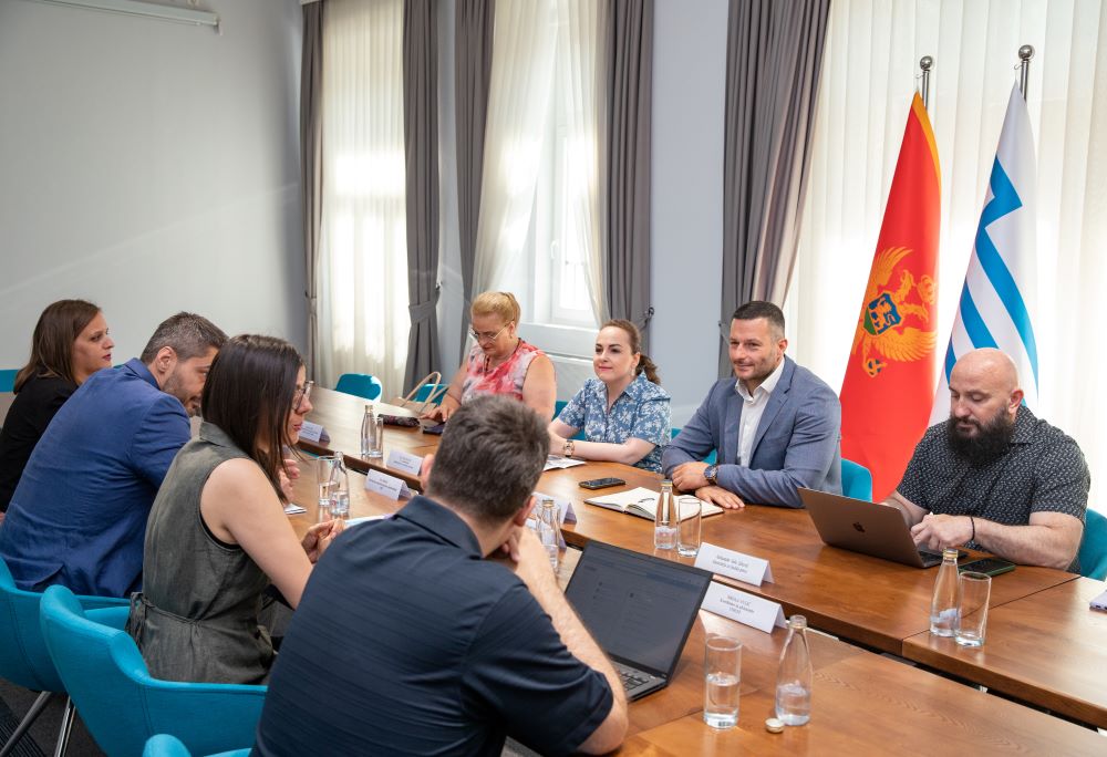 „Jačanje povjerenja građana u institucije i izgradnja otpornih zajednica”