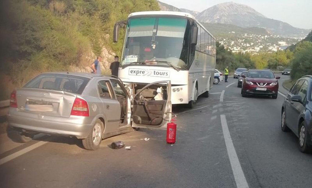 Sudar kod tunela Sozina, povrijeđena jedna osoba