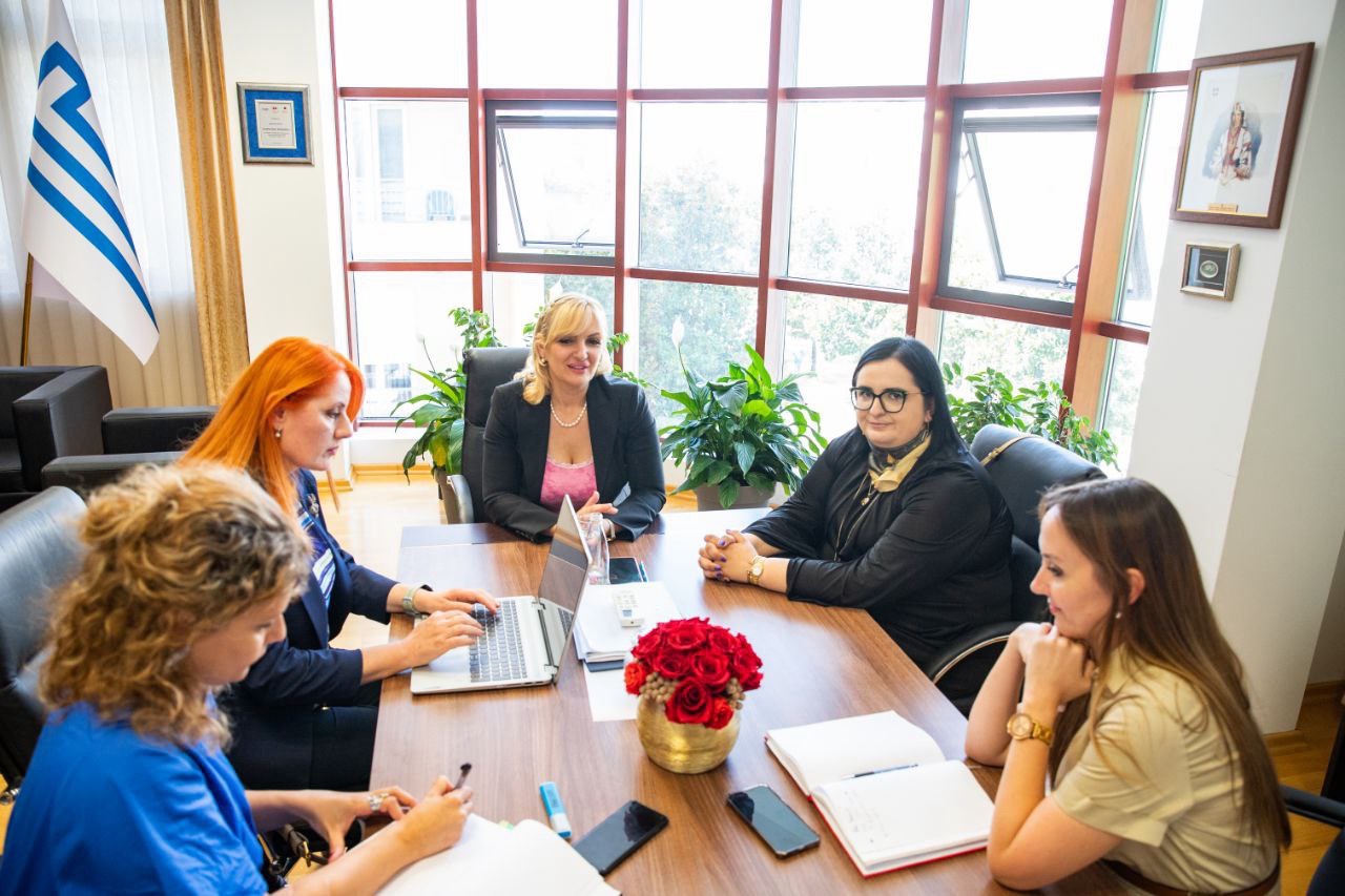Borovinić Bojović na sastanku sa Naidom Nišić i UNICEF-om: Podržaćemo uspostavljanje Centra za hraniteljstvo i razvoj socijalne zaštite djece koji garantuje jednake šanse za sve