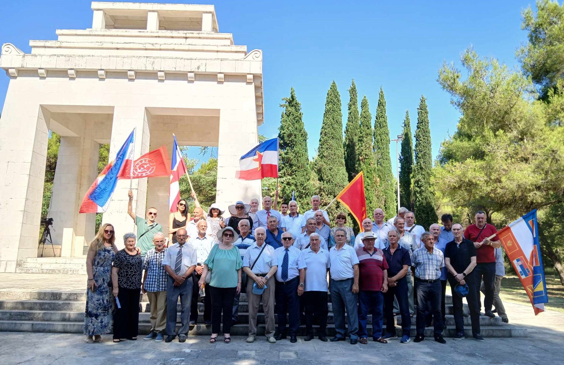Radojević: Srećan Dan državnosti! Neka je slava herojima i vitezovima!