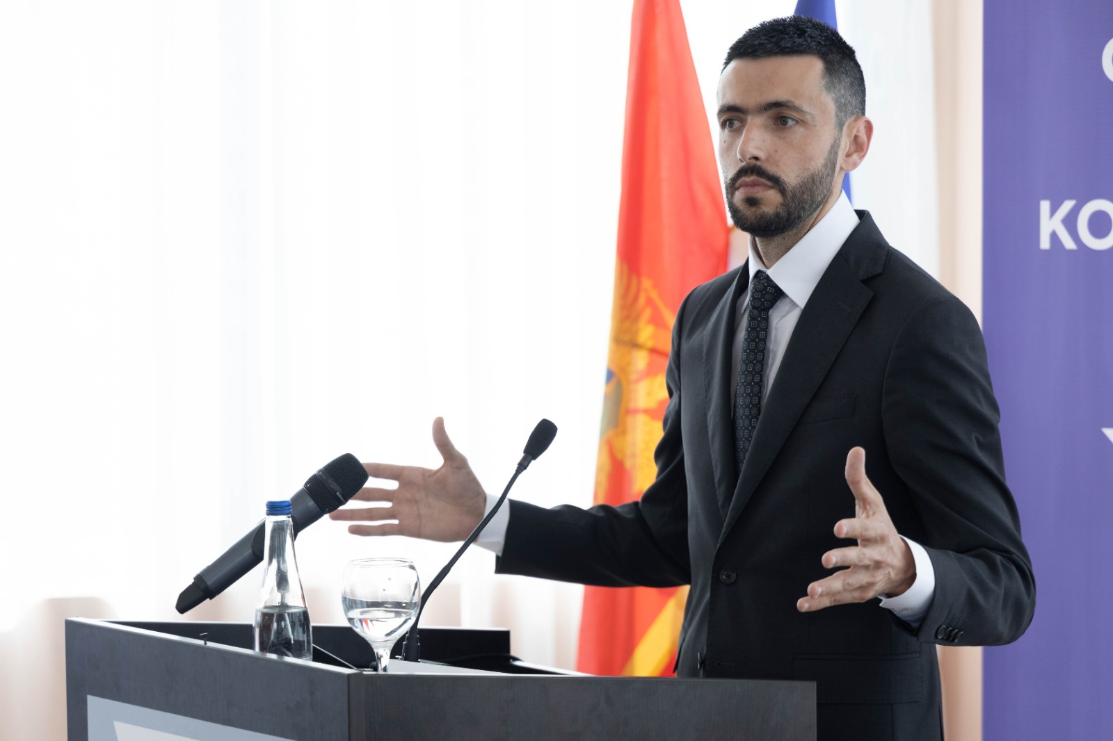 Živković u Gusinju: Danas su na vlasti neobrazovni, neuki, nevaspitani ljudi željni privilegija koji misle da se može živjeti od nerada