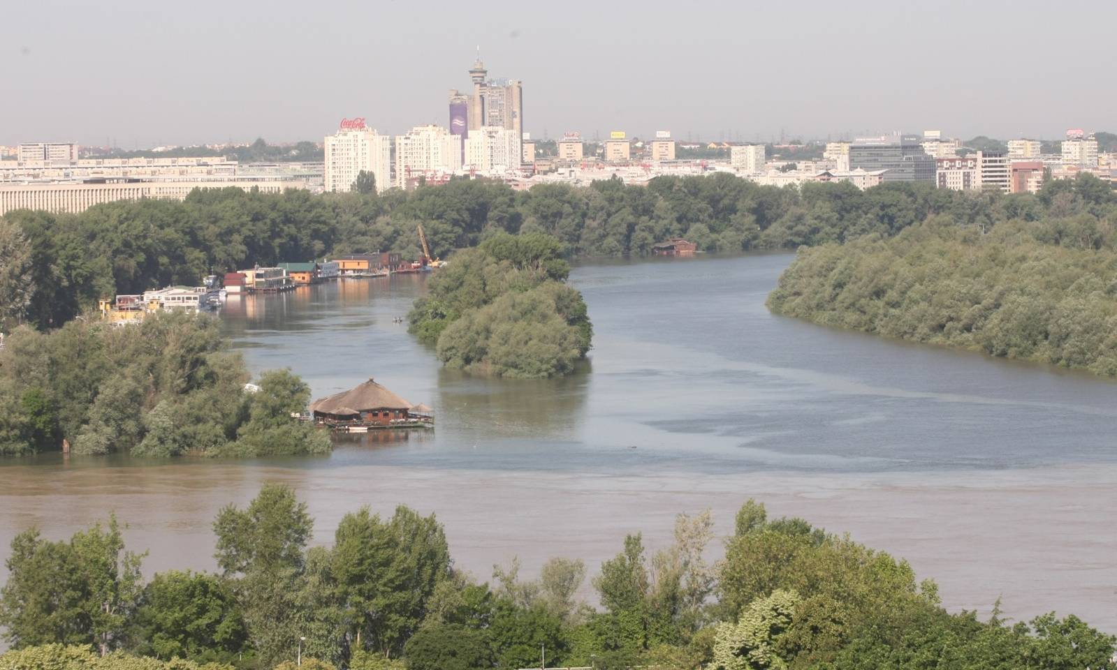 Beograd: Jedna osoba poginula u sudaru broda i čamca