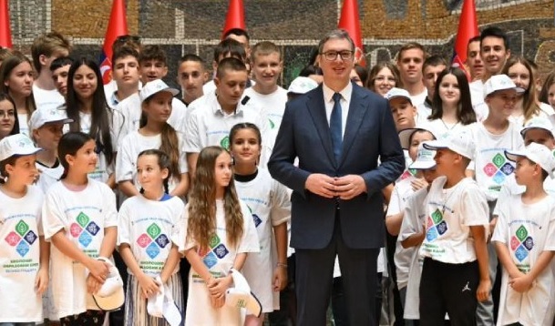 Vučić primio 200 djece iz regiona i dijaspore