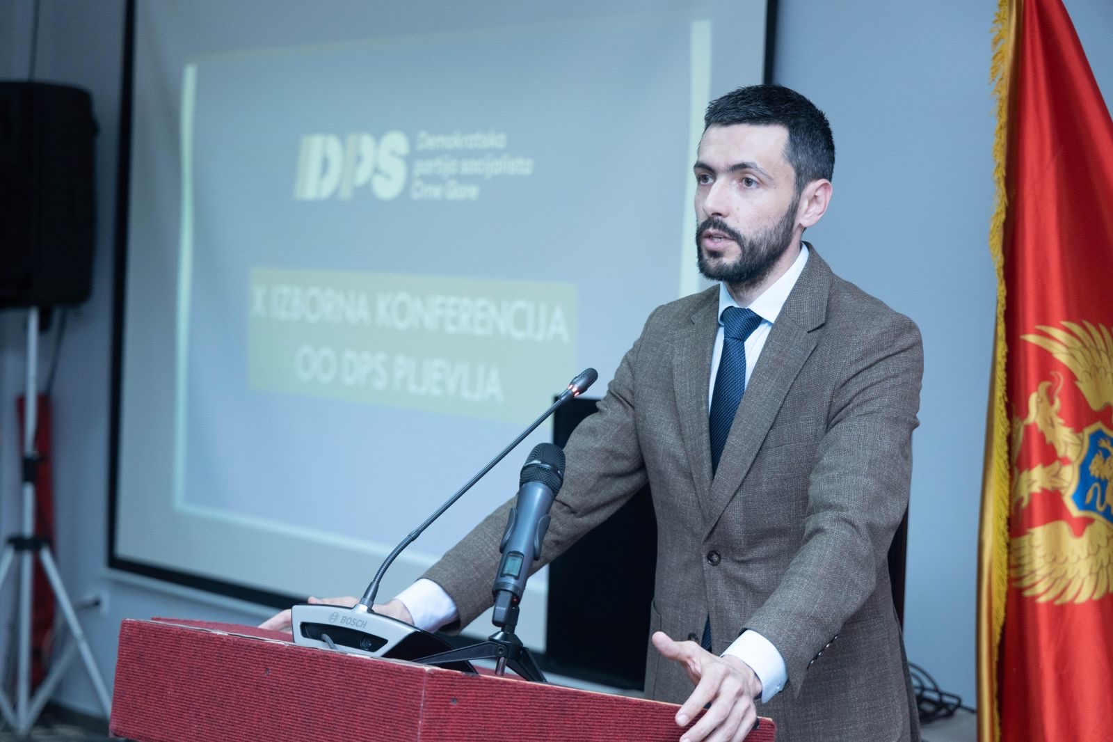 Živković: Prekidanje premijerskog sata je mjera odnosa prema nekulturnom ponašanju premijera