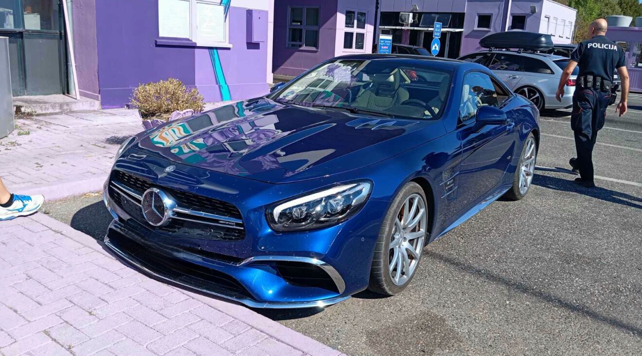 Na graničnom prelazu u Ulcinju oduzet skupocjeni mercedes vrijedan preko 200.000 eura