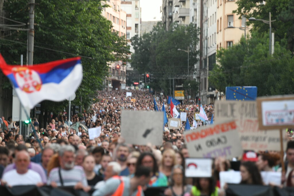 Kina objelodanila: Kako američka organizacija pokušava da sruši vlast u Srbiji