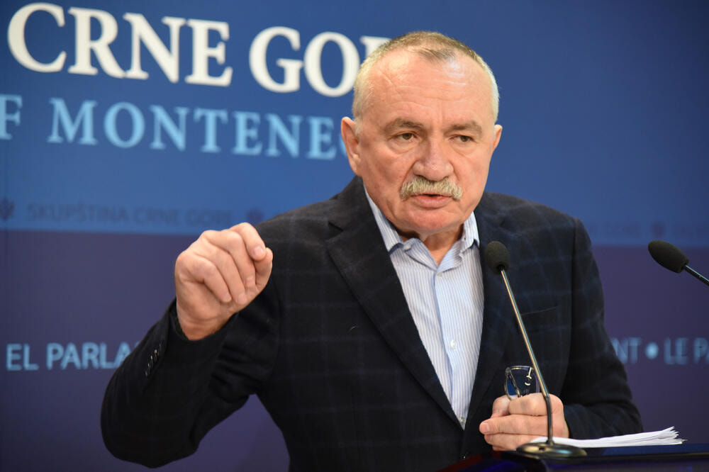 Radulović: U tužilaštvu čame krivične prijave protiv „zvučnih“ imena od 90-tih do danas, počinioci ne samo što su na slobodi, već otete narodne pare troše i njihovi potomci