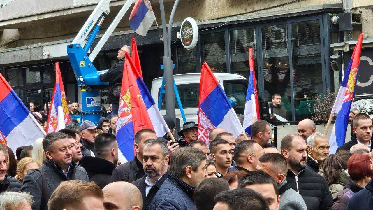 Hapšenje lidera Srpske demokratije: Arsenijević i Veljković pušteni na slobodu nakon protesta u Kosovskoj Mitrovici
